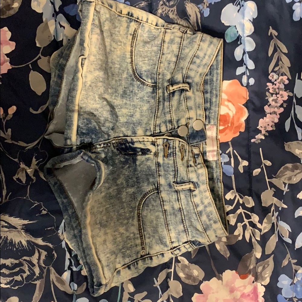 Stretchy jean shorts